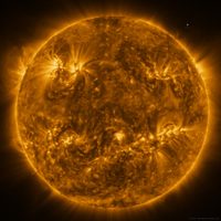 Científicos encuentran explicación del incremento de temperatura en la corona solar