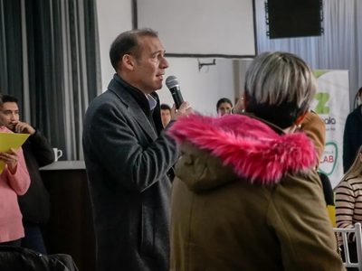 Gutiérrez estuvo en un encuentro sobre participación ciudadana