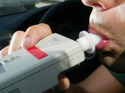 ¡Una locura! manejaba al borde del coma alcohólico por las calles de General Roca