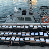Marina asegura dos toneladas de cocaína en costas oaxaqueñas