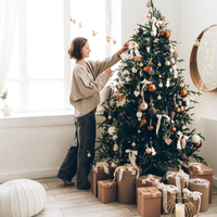 Se acerca la fecha para armar el árbol de Navidad: seguí estos tips para limpiarlo si está lleno de polvo