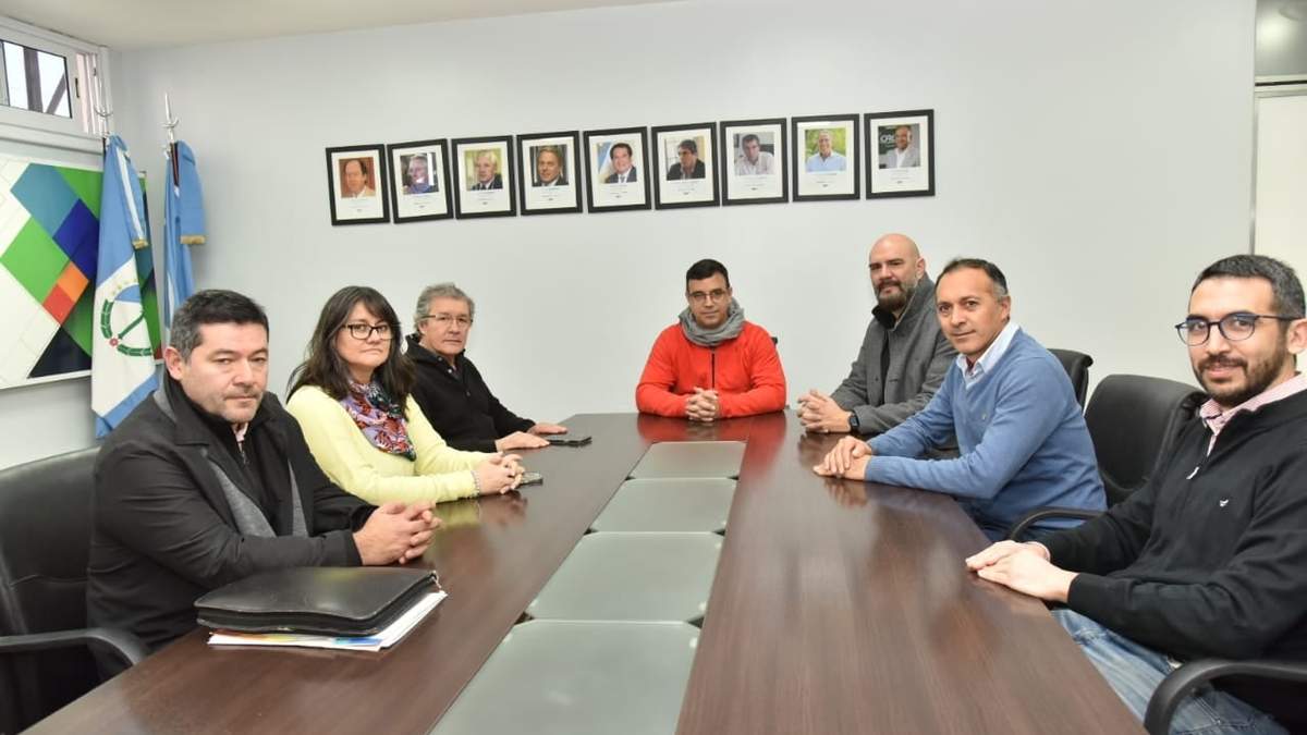 Representates de CALF con el presidente de INAES. Fuente: (CALF).