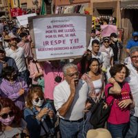 “¡El INE no se toca!”: Políticos del PRI, PAN, PRD y Denise Dresser gritan en Querétaro