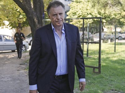 “¡Qué se vaya!”. Ni los vecinos lo quieren a Cristóbal López