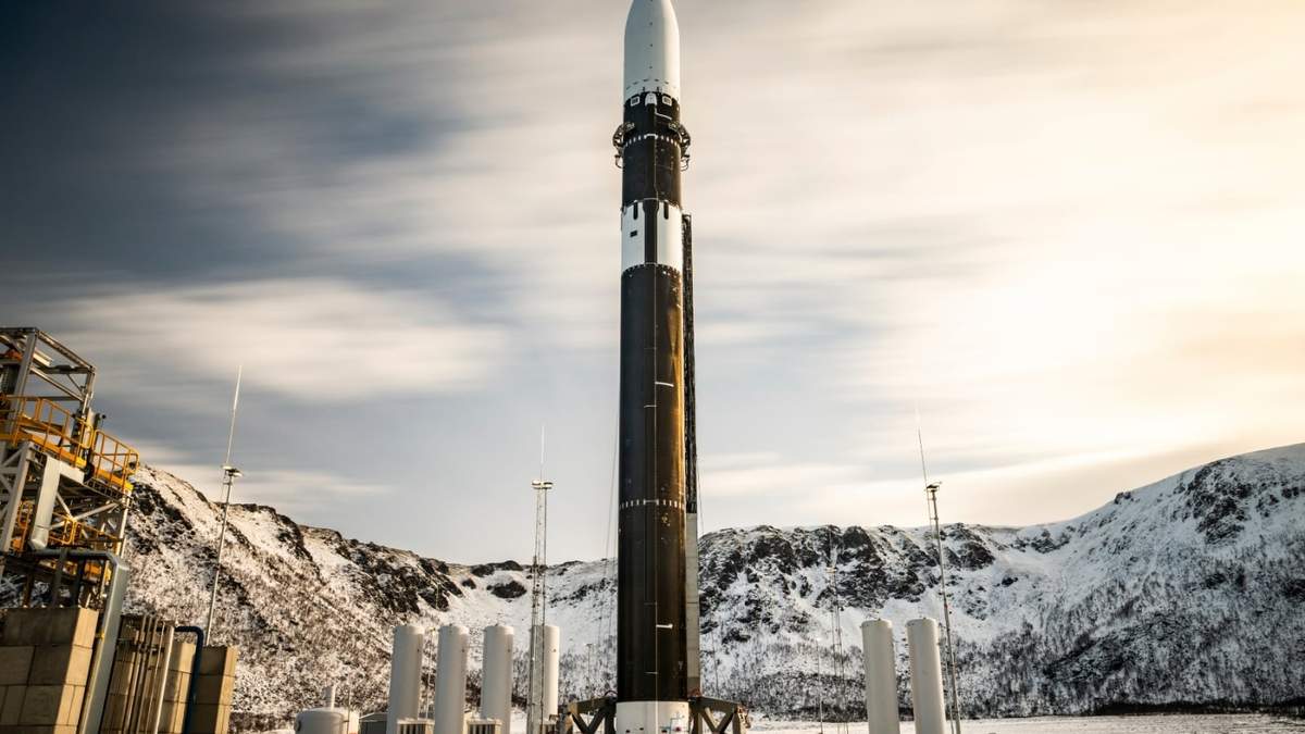Vehículo espacial "Spectrum" en la plataforma en el Centro Espacial Andoya en Nordmela, Isla Andøya, Noruega, el 21 de marzo del 2025