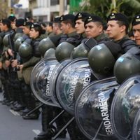 Gendarmería despliega efectivos en Plaza Huincul ante eventuales piquetes en las rutas de Vaca Muerta