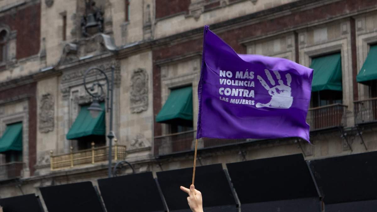 Protesta feminista en Palacio Nacional