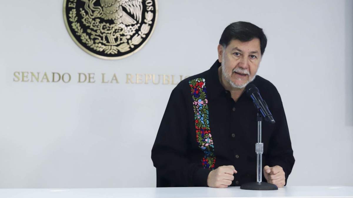 Gerardo Fernández Noroña en conferencia