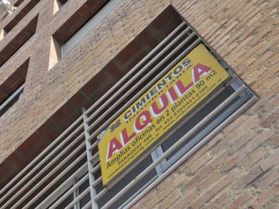 Impulsan un proyecto para que los propietarios de las viviendas en alquiler paguen la comisión inmobiliaria