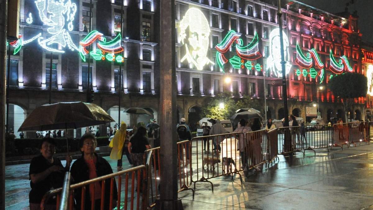 Lluvia en el Zócalo de la Ciudad de México