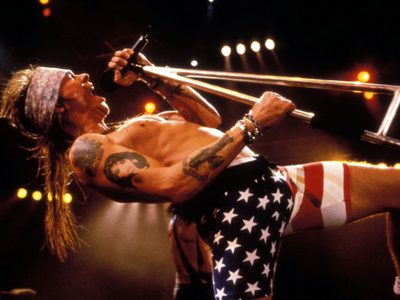Una vida cargada de lujos y excesos: Axl Rose, la última leyenda viva del rock, cumple 59 años