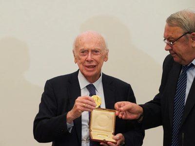 James Watson, codescubridor de la forma de doble hélice del ADN, falleció a los 97 años