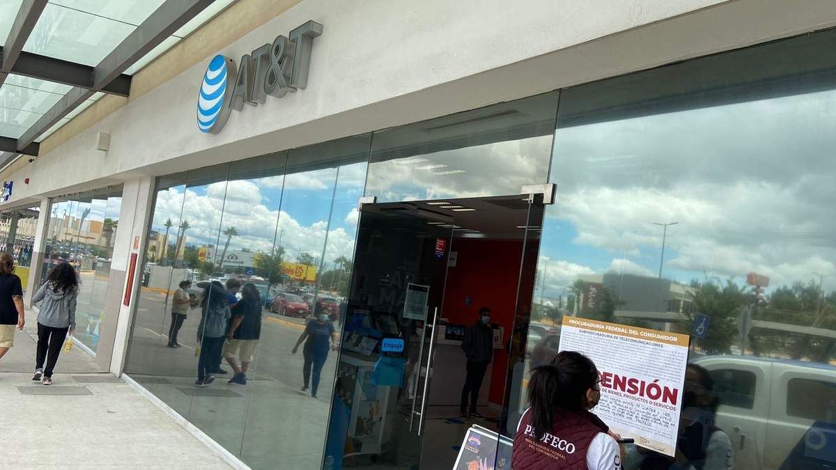 La procuraduría colocó sellos de suspensión en centros de atención de la empresa telefónica