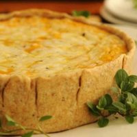 Tarta soufflé de cebolla y queso: con pocos ingredientes hacés una bomba de sabor