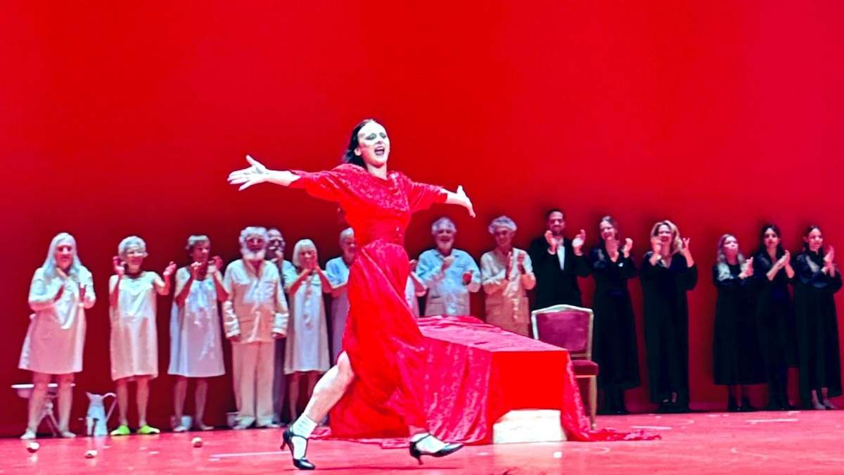 Angélica Liddell, performancera española, en su obra más reciente, Damön