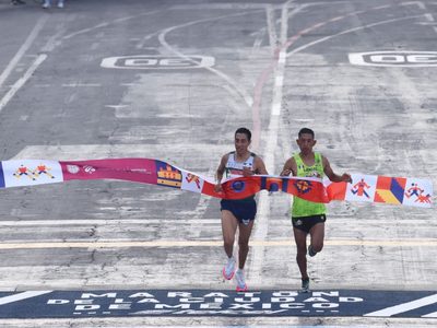 Dos mexicanos ganan el Maratón de la Ciudad de México 2021