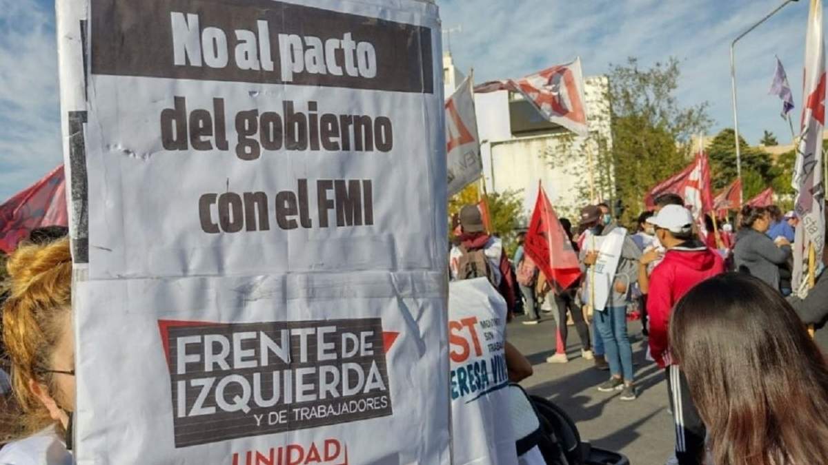 Una concentración del Frente de Izquierda contra el FMI. Fuente: (Twitter)