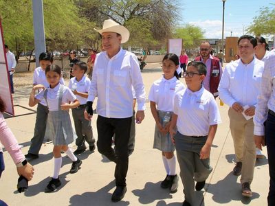 Gobernador Durazo logra disminuir deserción escolar con programa de Becas Sonora de Oportunidades