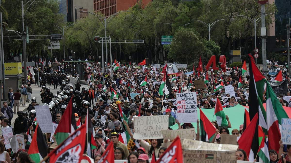 Según el conteo del gobierno de la Ciudad de México, eran alrededor de mil personas las participantes