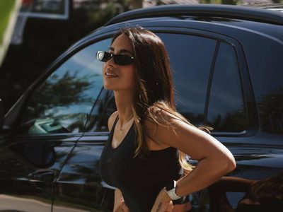 Sportwear práctico y cool: Antonela Roccuzzo tiene la prenda que querrás sumar a tu placard