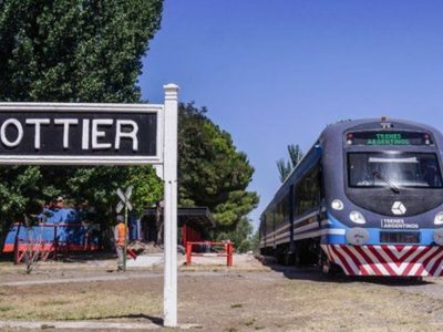 Aseguran que el Tren del Valle vuelve a operar todos sus turnos luego de interrupciones por desperfectos técnicos