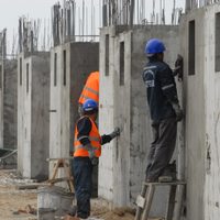 ¡El virus en la economía! Más de 300 mil trabajadores sufrieron despidos, suspensiones y recortes
