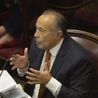 Rodríguez Saá presentó el Nunca Más del endeudamiento