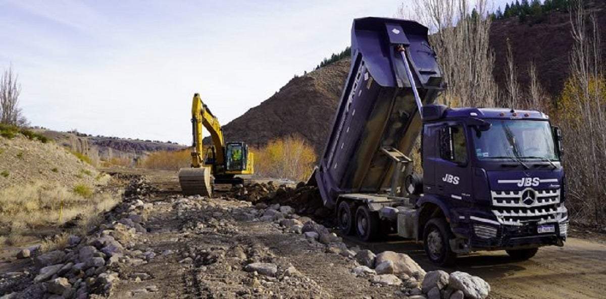 Obras sobre la ruta provincial 49, entre  Andacollo y Huinganco. Fuente: (Neuquén Informa)