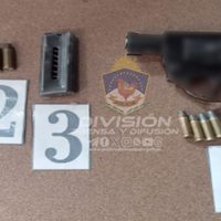 Un investigación por amenazas culminó con armas, drogas y más de un millón de pesos secuestrados
