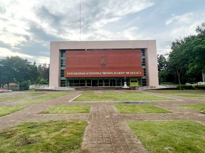 La UABJO entró a “un paro técnico” por deuda millonaria heredada, acusa rector Carreño López