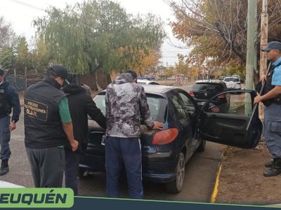 Detuvieron a dos hombres armados que hacían "inteligencia" en el barrio Progreso