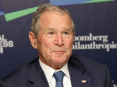 Expresidente George W. Bush confunde Ucrania con Irak al hablar sobre "invasiones brutales" (Video)