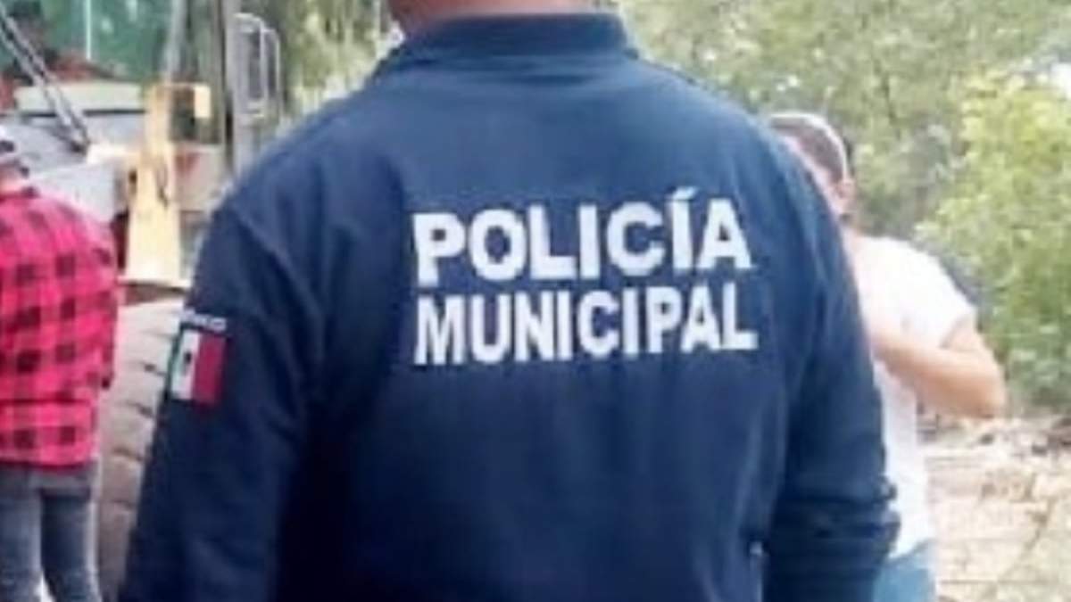 Un elemento de la policía de Ixmiquilpan