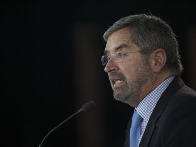 UE rechaza acaparamiento de vacunas contra covid-19; pide a México rectificar