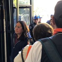 Trabajadores dan portazo en alcaldía Azcapotzalco, exigen pago de bono anual