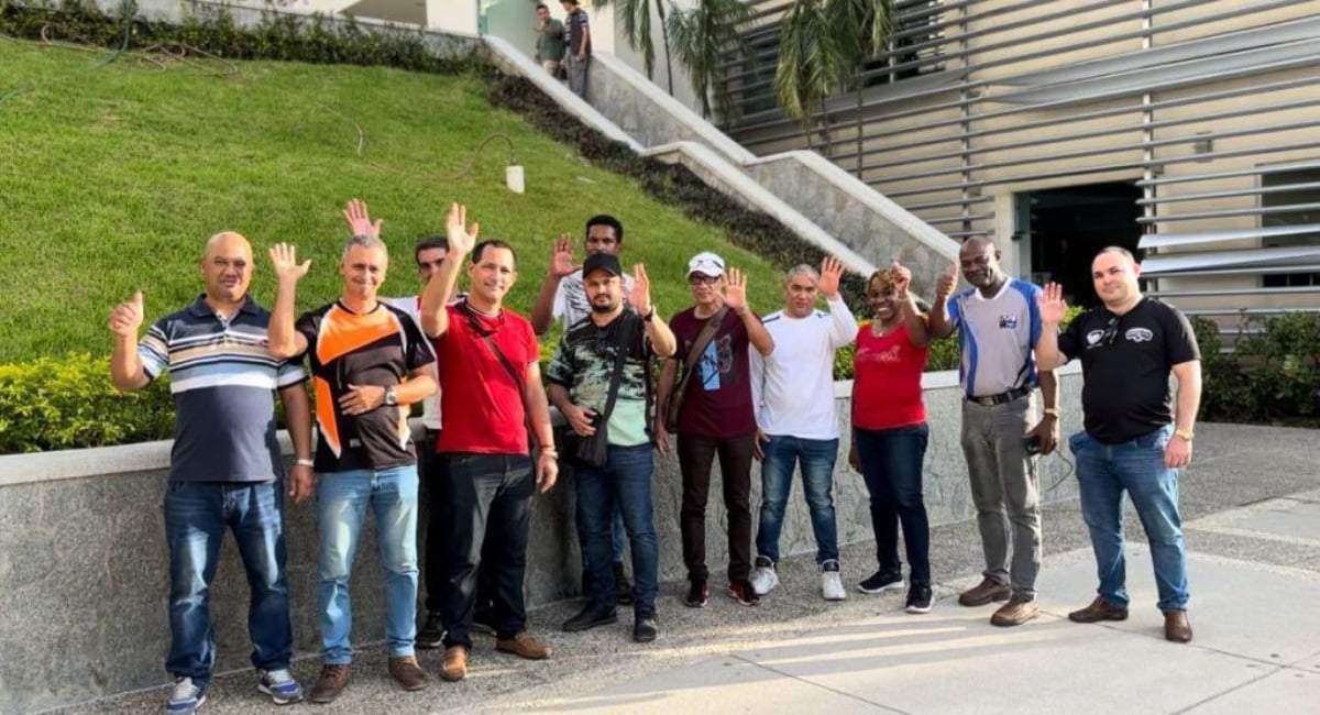 Médicos llegan a Acapulco