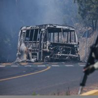 Continúa quema de vehículos en Aguililla, tierra natal de "El Mencho", alerta párroco