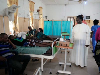 Un parlamentario eleva a "entre 70 y 100" los muertos por ataque a una iglesia en el sur de Nigeria
