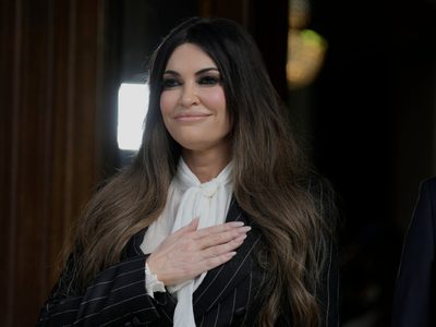 Kimberly Guilfoyle, exconductora de Fox News asume como embajadora de EU en Grecia