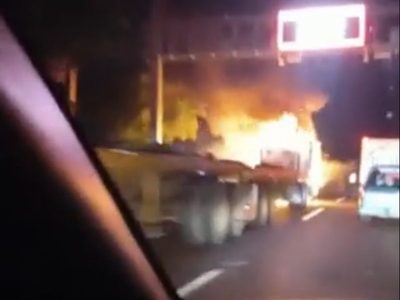 Tras captura de “El Chaparrito”, incendian vehículos y bloquean avenidas en Colima