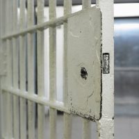 Un represor liberado por el coronavirus organizó una fiesta