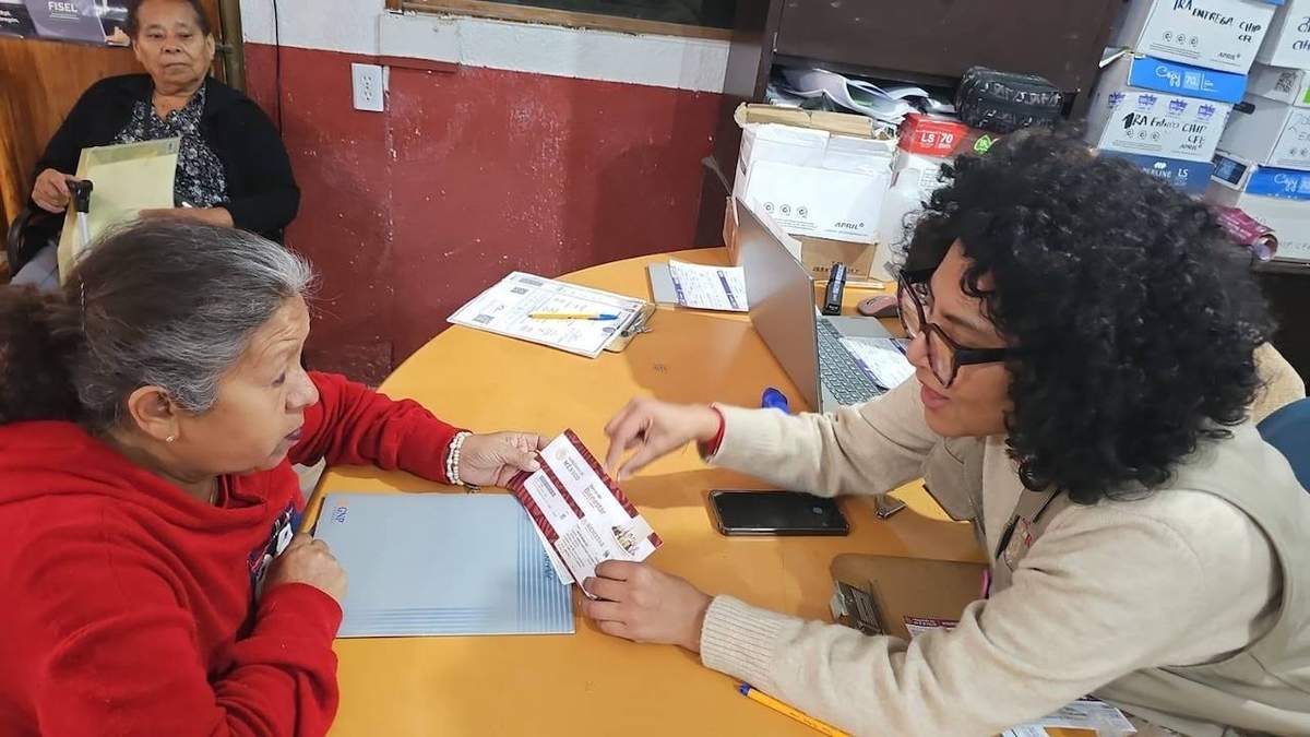 Inicia la entrega de tarjetas de la Pensión Mujeres Bienestar a las mexicanas de 60 a 64 años que se registraron a la pensión