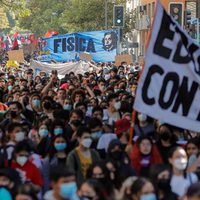 La primera manifestación estudiantil bajo el nuevo Gobierno dejó un herido de bala en Chile