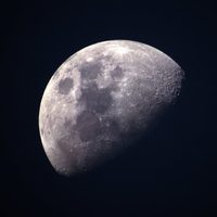 En un futuro, los astronautas podrían beber el agua congelada de la Luna