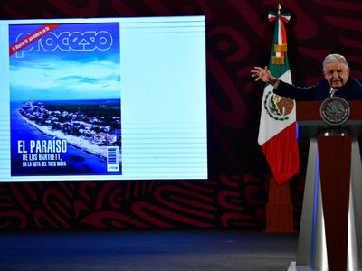 AMLO defiende a Manuel Bartlett tras reportaje de Proceso sobre el paraíso secreto de su familia