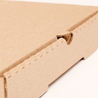 No tires la caja vacía de la pizza: creá este hermoso estante vintage para apoyar cosas en la pared