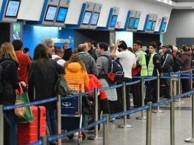 Aeropuertos colmados y rutas activas: cómo se vive el éxodo turístico por Navidad y Año Nuevo