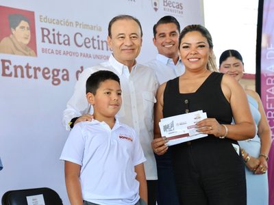 Arranca Gobernador Durazo entrega de becas Rita Cetina para alumnas y alumnos de primarias públicas