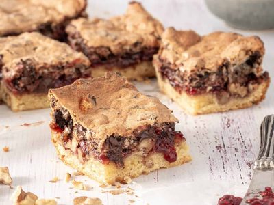 Cuadraditos de chocolate, nuez y frutos rojos: tentate con esta receta deliciosa para acompañar con mates
