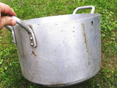 Antes de tirar tus ollas viejas, mirá esta genial idea para dejar tu jardín 10 puntos en primavera